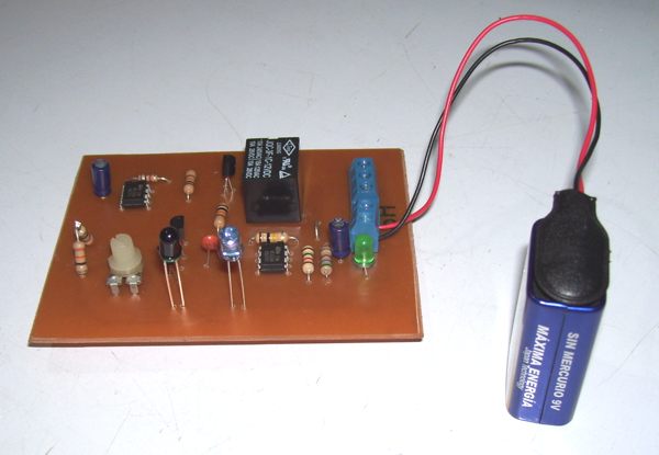 Detector de proximidad con foto-transistor de Ladelec.com Detector de proximidad con foto-transistor de Ladelec.com