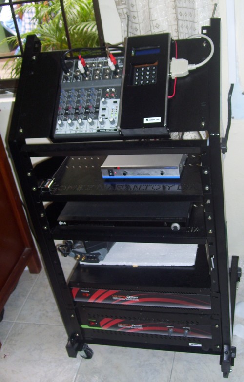Equipo selector por medio de teclado de 4 x 4 de 20 señales con LCD Equipo selector por medio de teclado de 4 x 4 de 20 señales con LCD Ladelec
